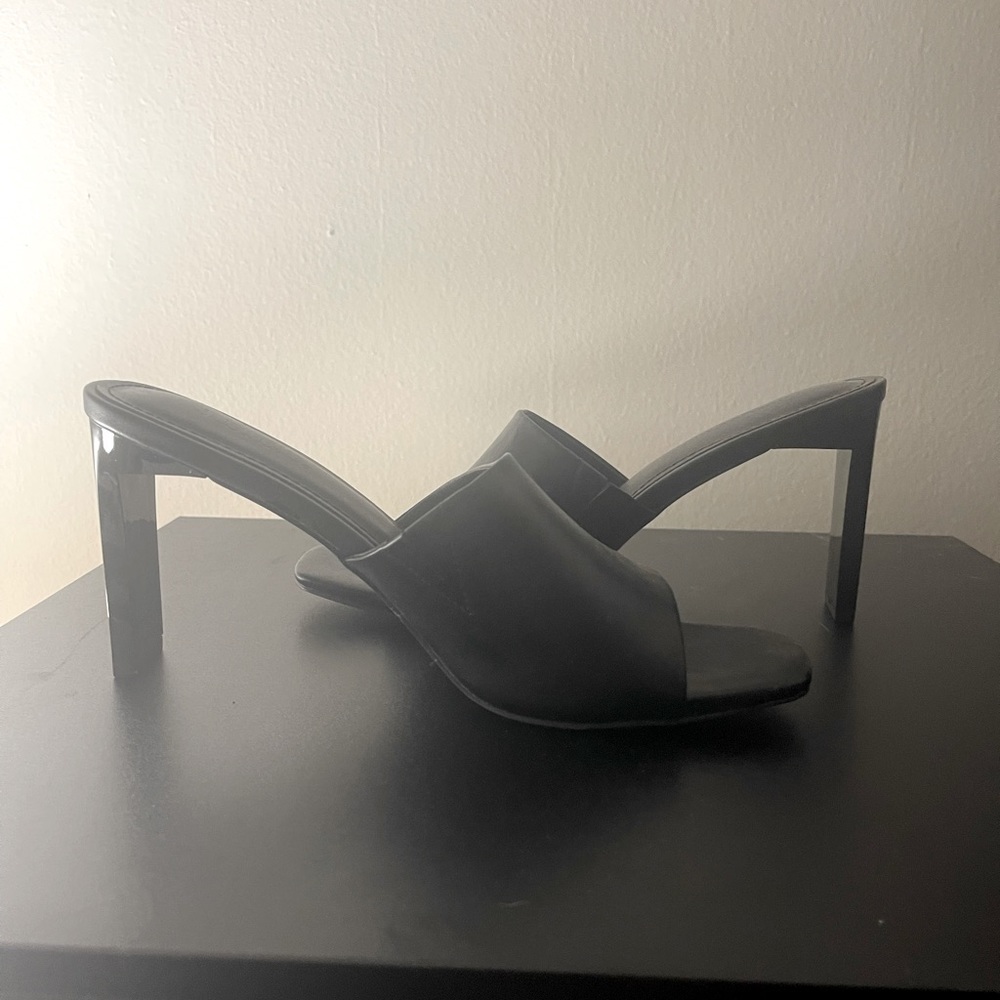 Summer low heel